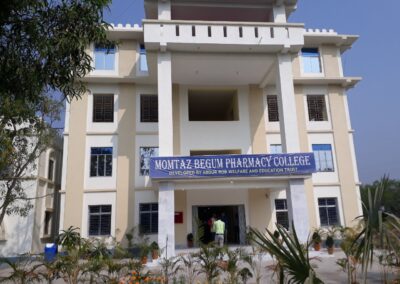 Momtaz begum pharmacy college